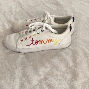Tommy Hilfiger girls tennis shoes